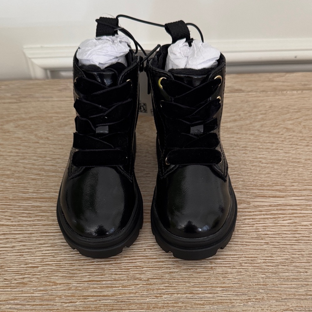 BNWT H&M Lace up boots